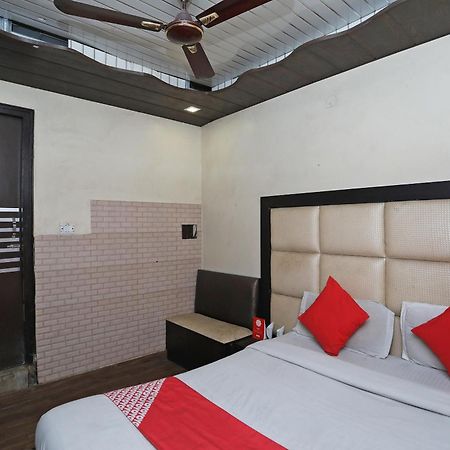 Hotel O Shri Sai International Нью-Дели Экстерьер фото