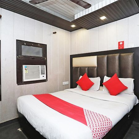 Hotel O Shri Sai International Нью-Дели Экстерьер фото