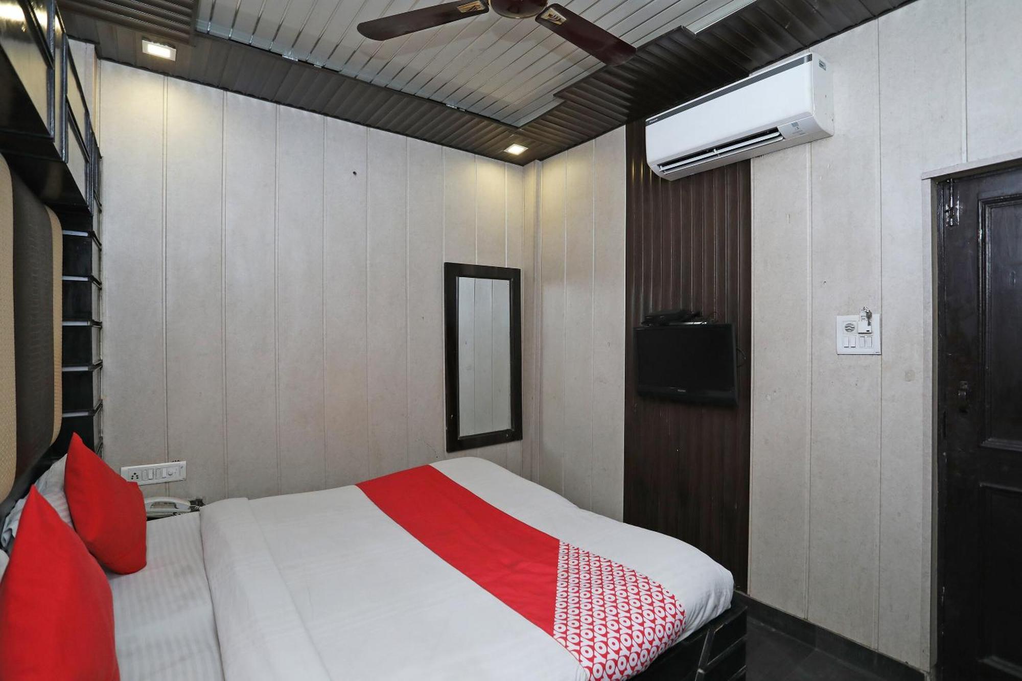 Hotel O Shri Sai International Нью-Дели Экстерьер фото