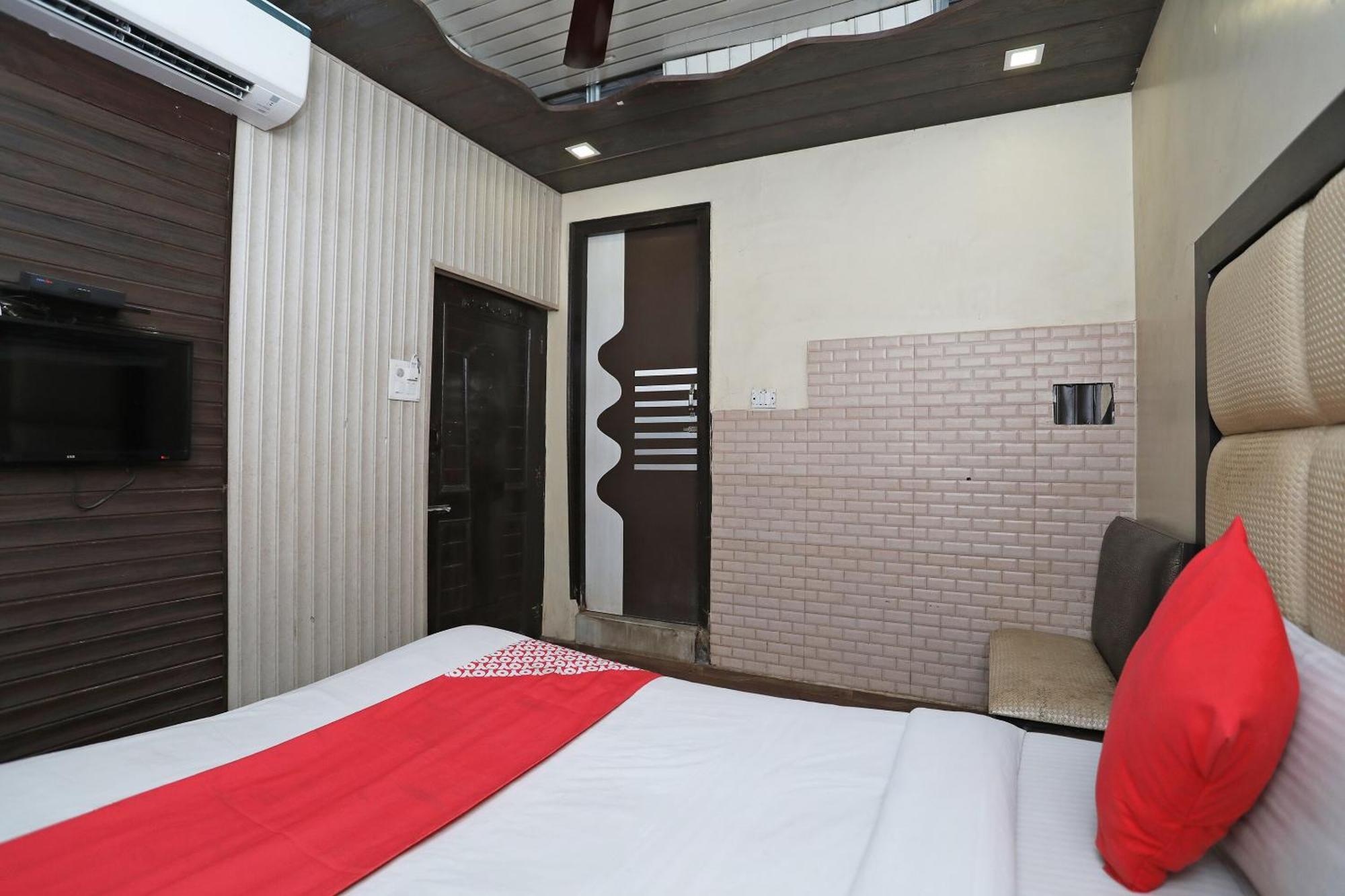 Hotel O Shri Sai International Нью-Дели Экстерьер фото