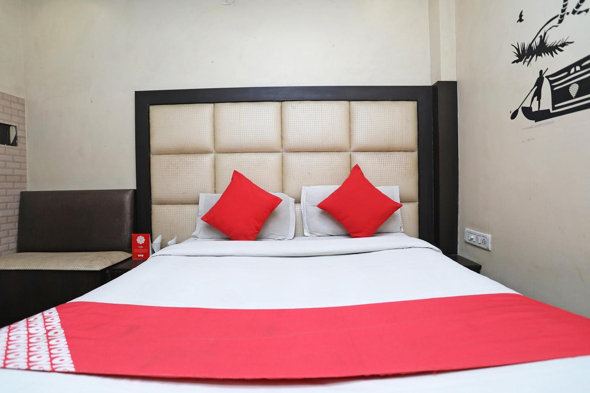 Hotel O Shri Sai International Нью-Дели Экстерьер фото