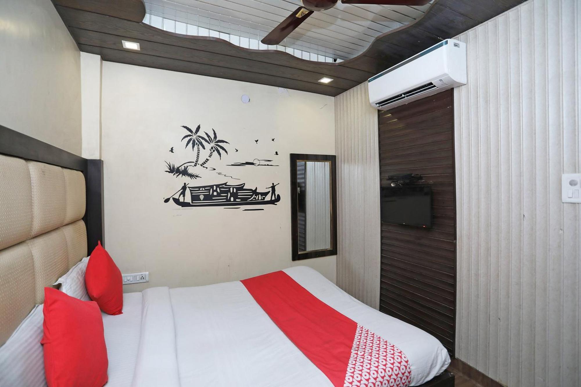 Hotel O Shri Sai International Нью-Дели Экстерьер фото